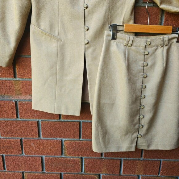 Vintage Elegant Tan Blazer and Skirt Set - Picture 11 of 11